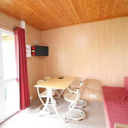 Hébergement de vacances Chalet Cosy Au Coeur De Salers, Proche Randonnees Et Base Nautique, Avec Terrasse Et Equipements Confortables - Fr-1-742-430 Salers