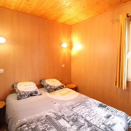Hébergement de vacances Chalet Cosy Au Coeur De Salers, Proche Randonnees Et Base Nautique, Avec Terrasse Et Equipements Confortables - Fr-1-742-430 *